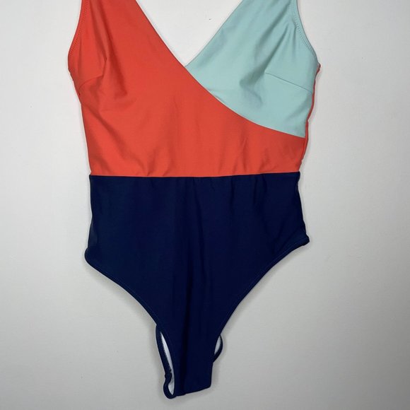 CUPSHE Color Block V-Neck One Piece Swimsuit Bathing Suit NWT Size M - Picture 8 of 9